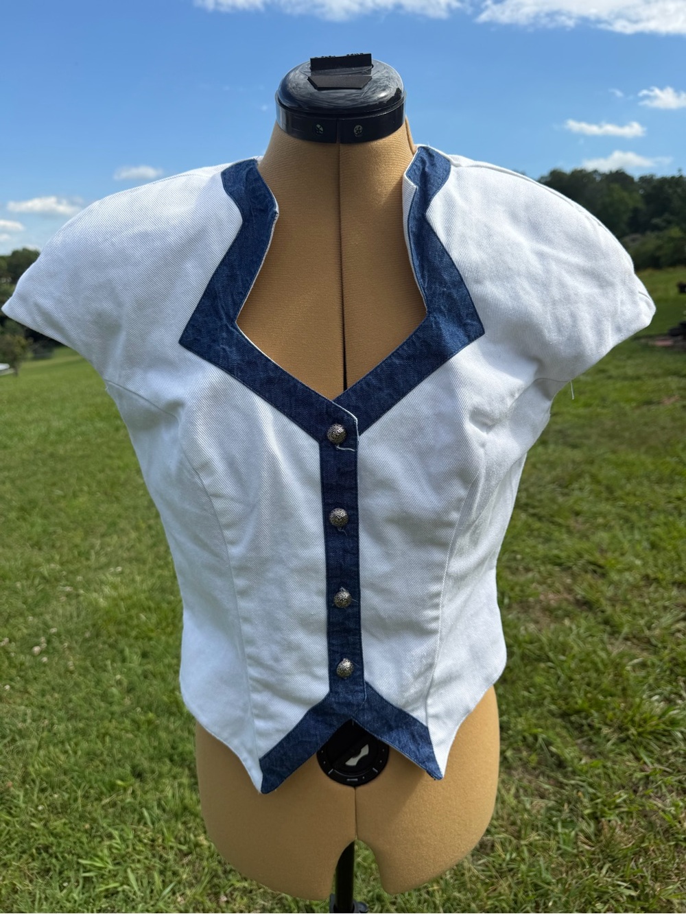 Western Attitude by Lilia Smith too. Vest style. Cap sleeves. Vintage western